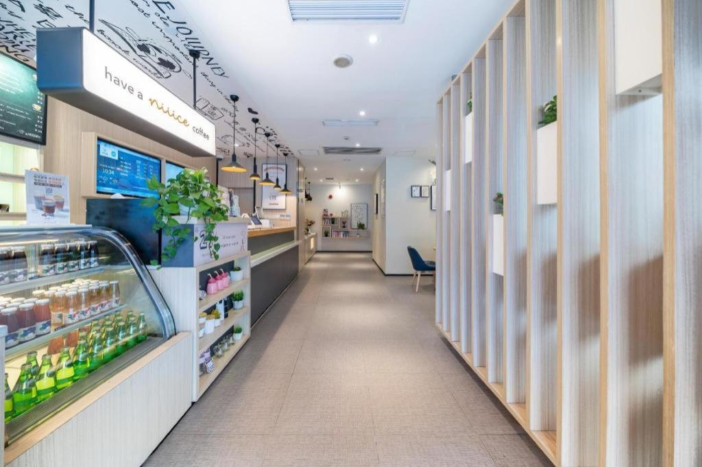 Hanting Hotel Shanghai Babaiban Pudian Road Subway Station Bagian luar foto