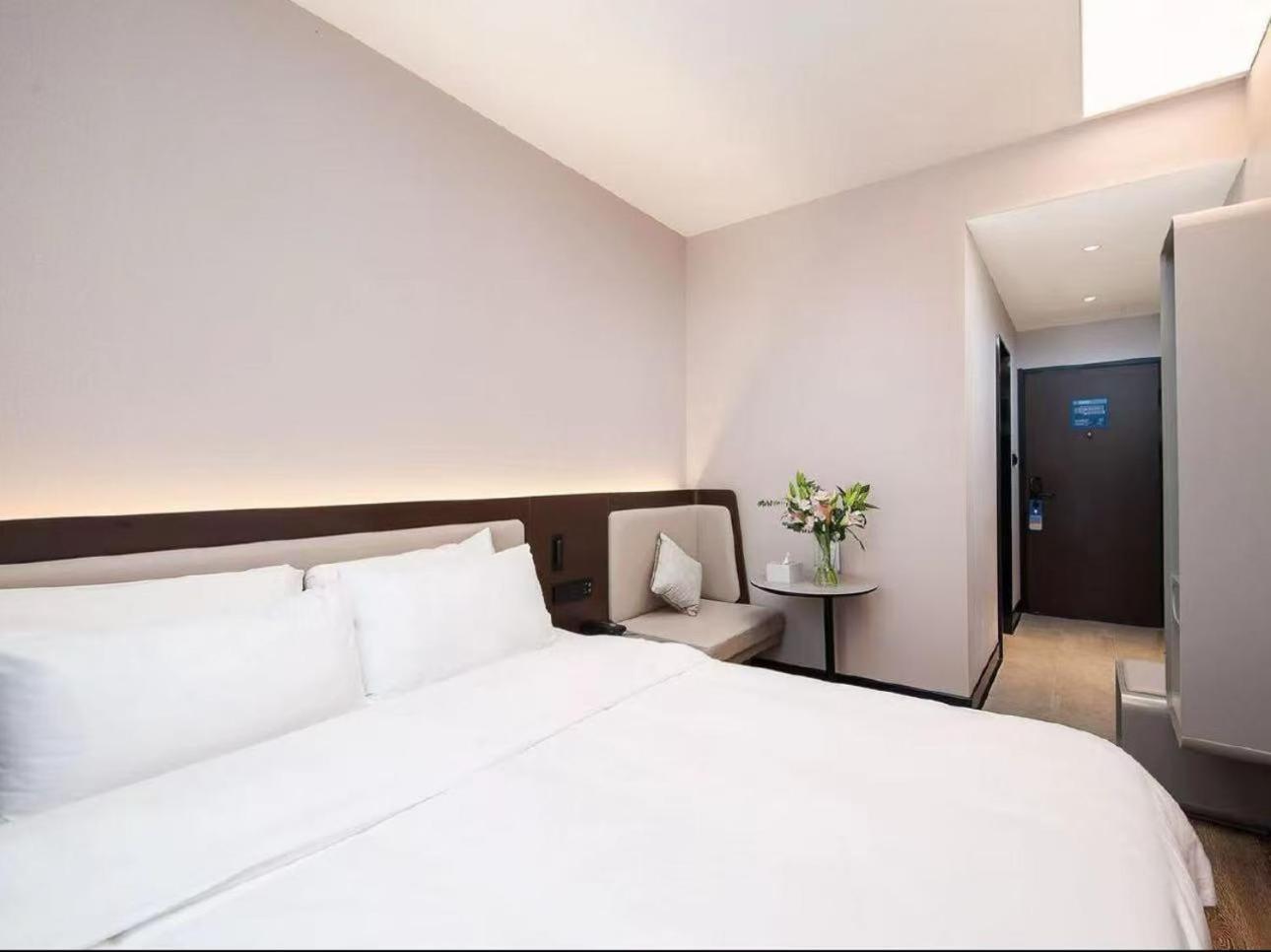 Hanting Hotel Shanghai Babaiban Pudian Road Subway Station Bagian luar foto