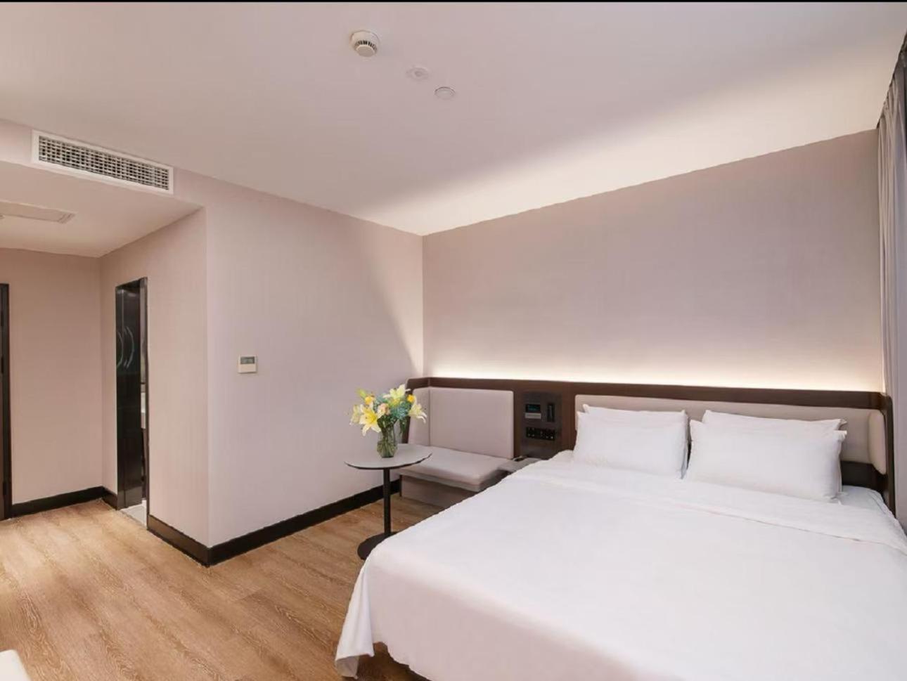 Hanting Hotel Shanghai Babaiban Pudian Road Subway Station Bagian luar foto