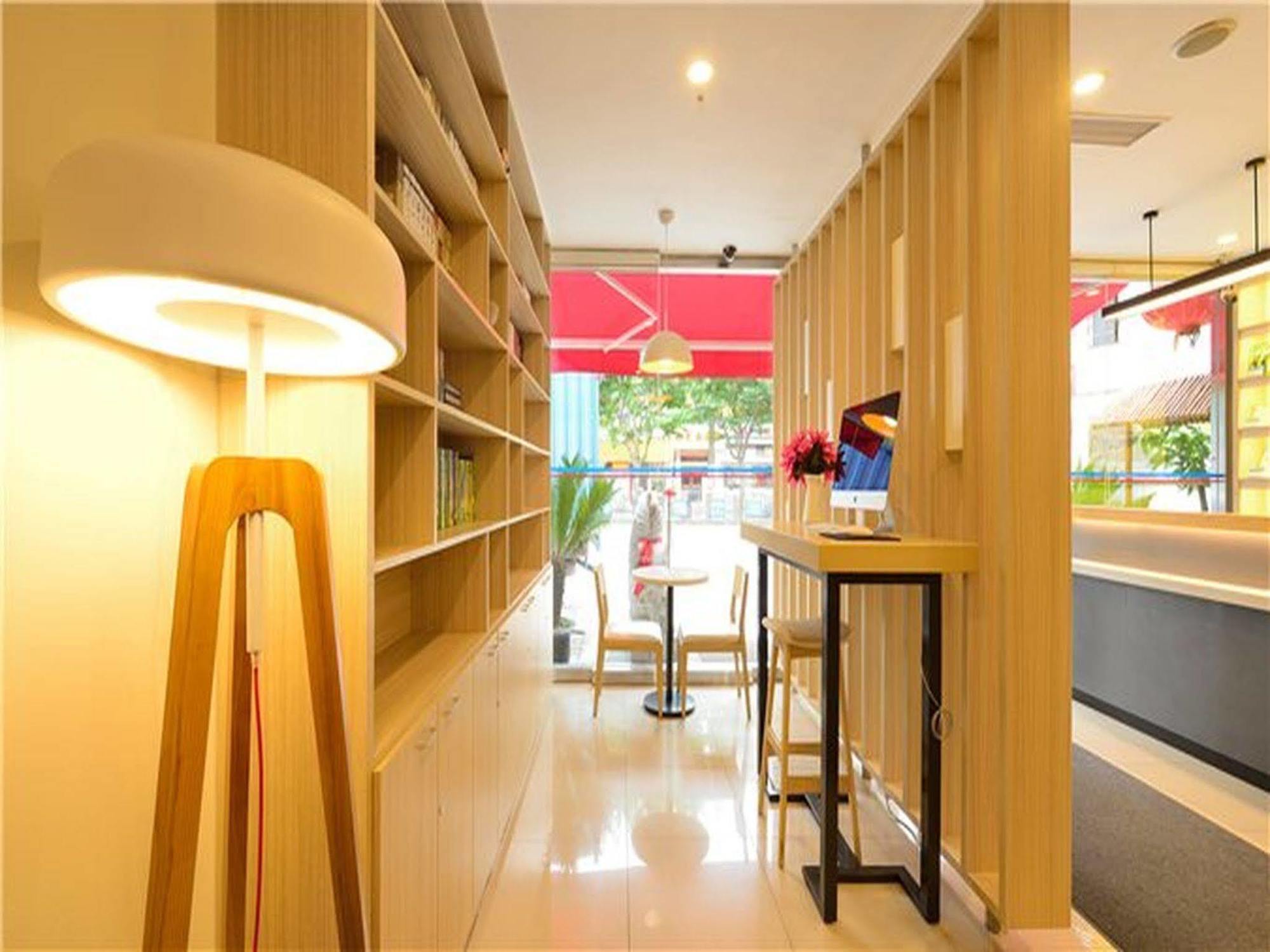 Hanting Hotel Shanghai Babaiban Pudian Road Subway Station Bagian luar foto